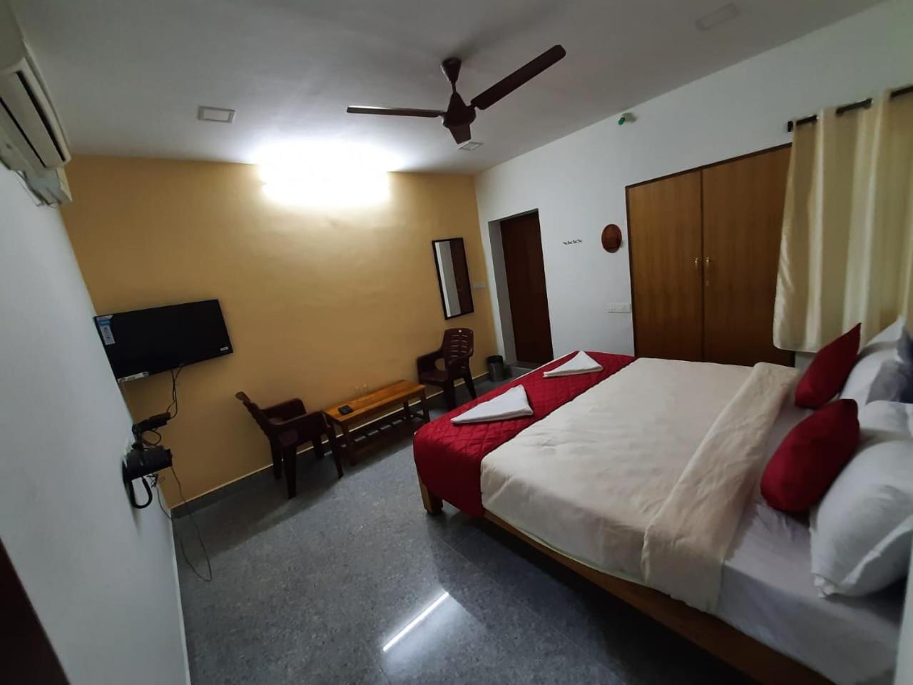 French Park Inn Puducherry Buitenkant foto